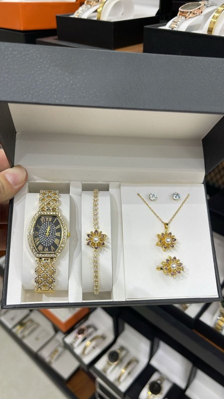 w.w.s.290 - waches women