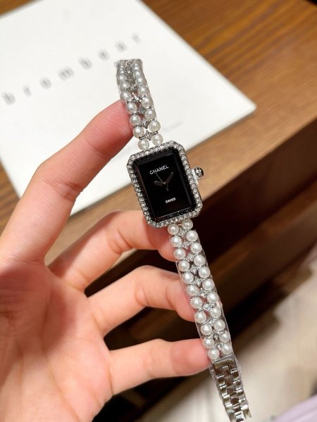 Women watches – W.W.B.40