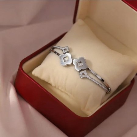 Bracelet-B.000